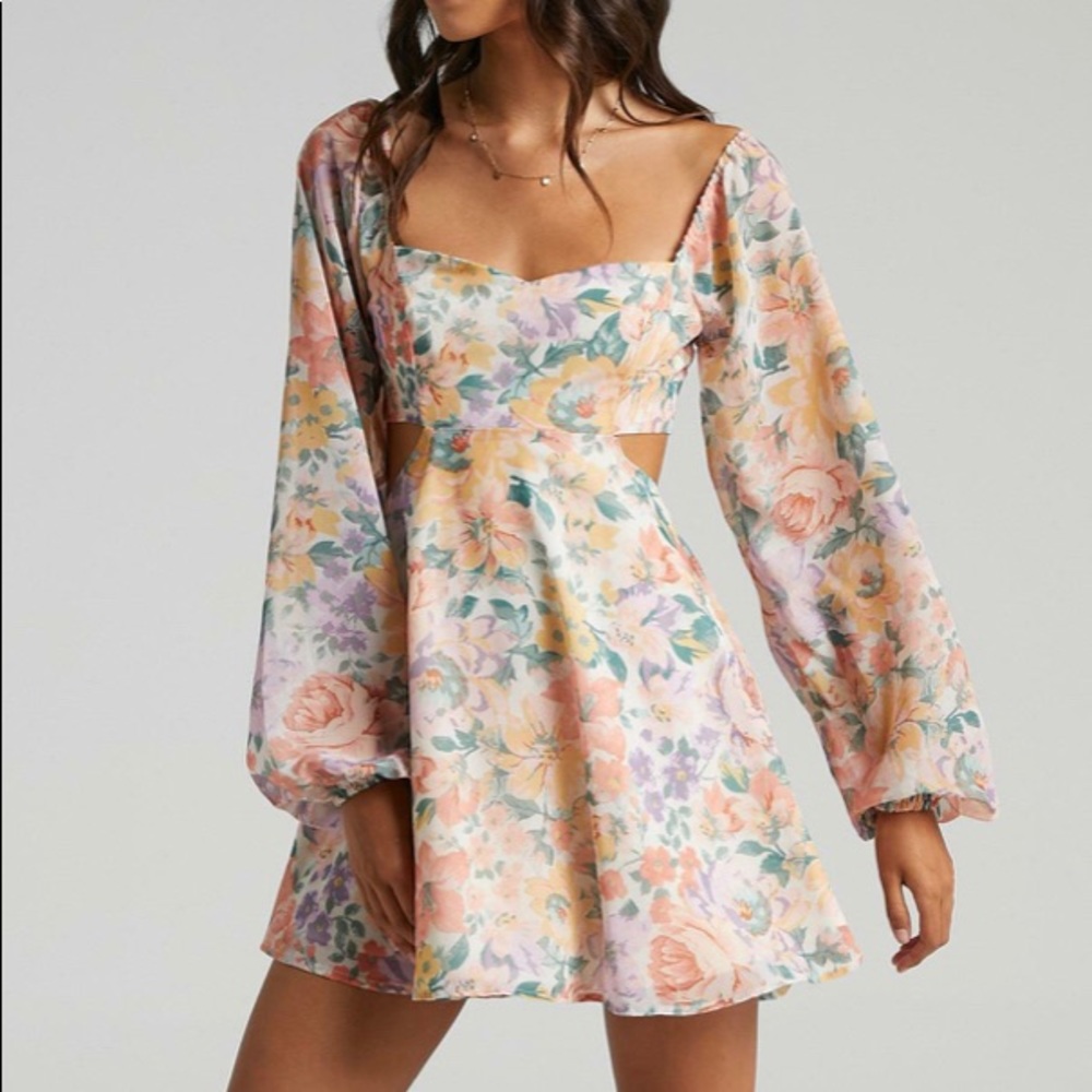 EBONEE DRESS IN FLOWER CROWN| Showpo
